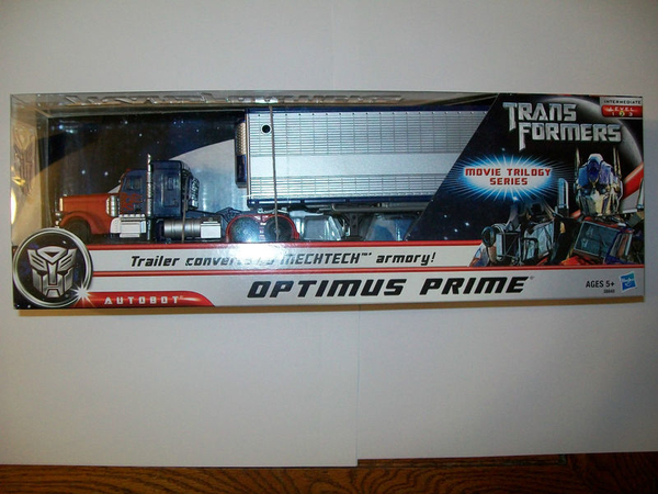 Transformers  Deluxe Optimus Prime With Mechtech Armory Trailer  (1 of 4)